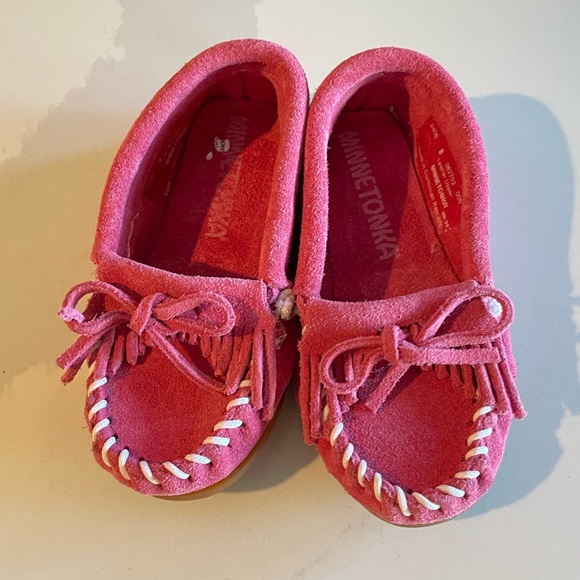 Minnetonka Kiltie Mocassin Sz 8 Hot Pink - Picture 2 of 6